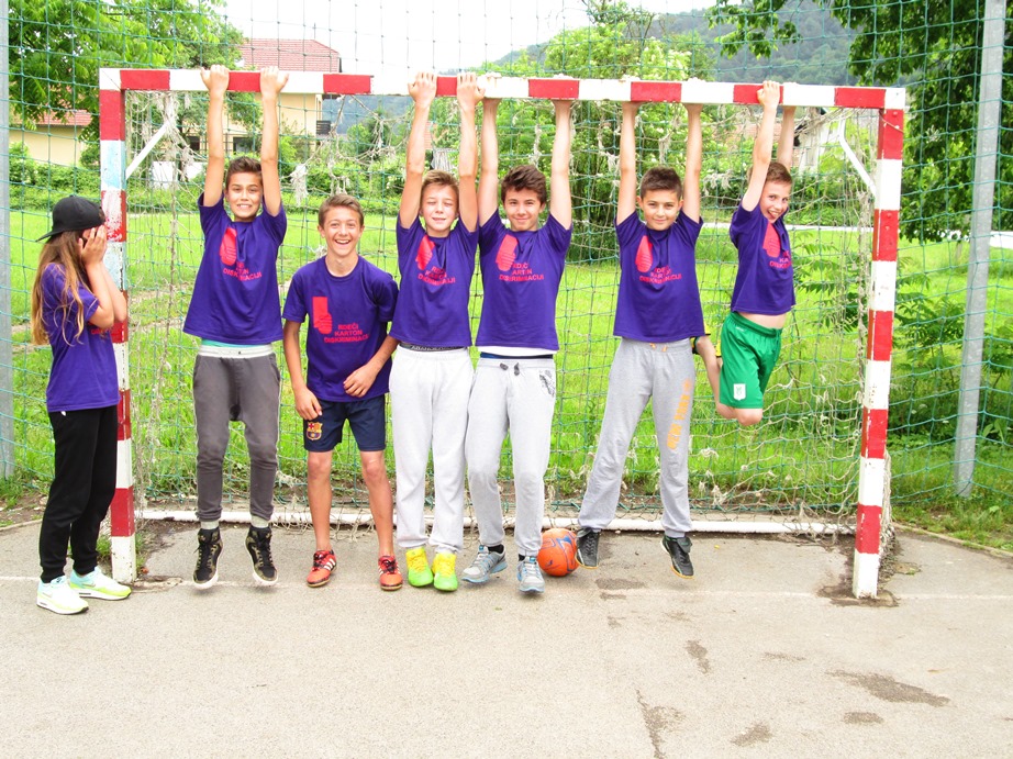 Razigrani_nogometasi_avtor_Marko_Taljan