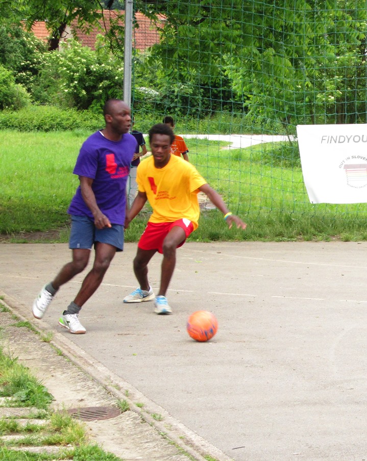 V_zaru_borbe_avtorica_Ana_Colja